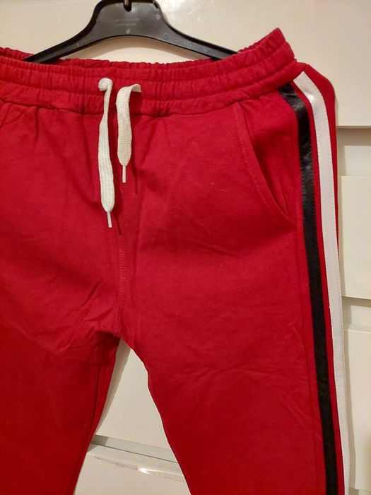 Pantaloni Noi rosii/visinii, marime M, sport/sala TRANSPORT GRATUIT