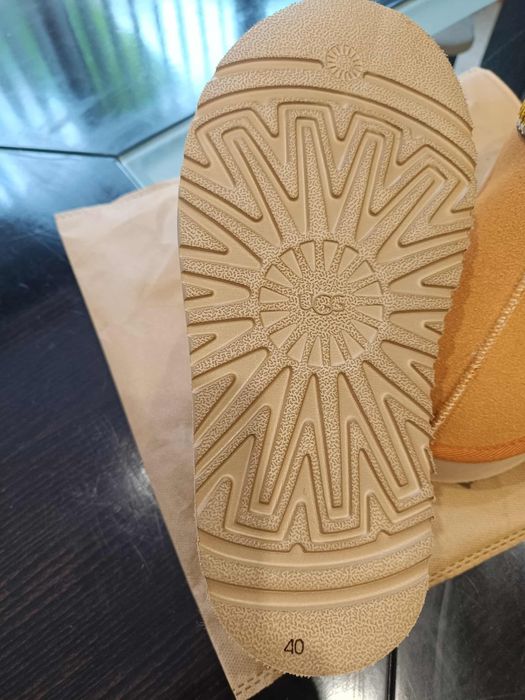 Дамски обувки UGG чисто нови