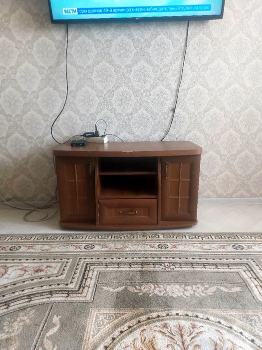 Продам тумбочку под телевизор
