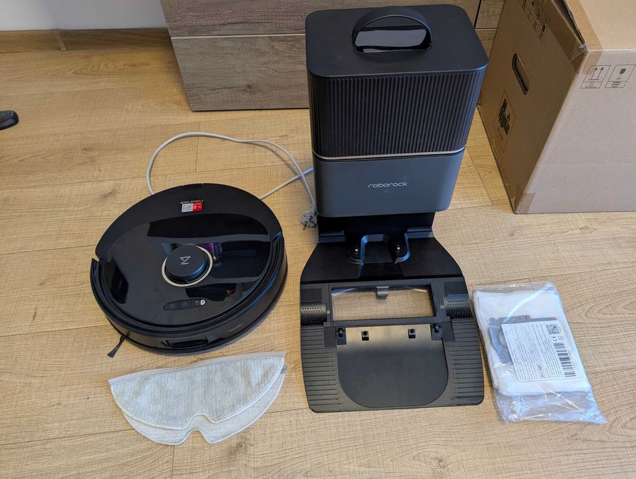 Roborock Q8 Max+ cu stație RockDock Plus - garanție 2029