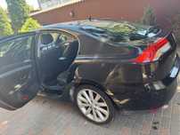 Renault Laguna (neagra)