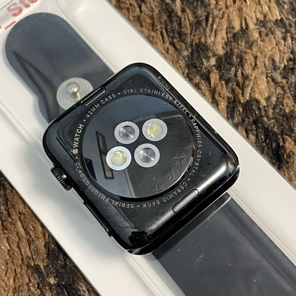 Продам apple watch 1