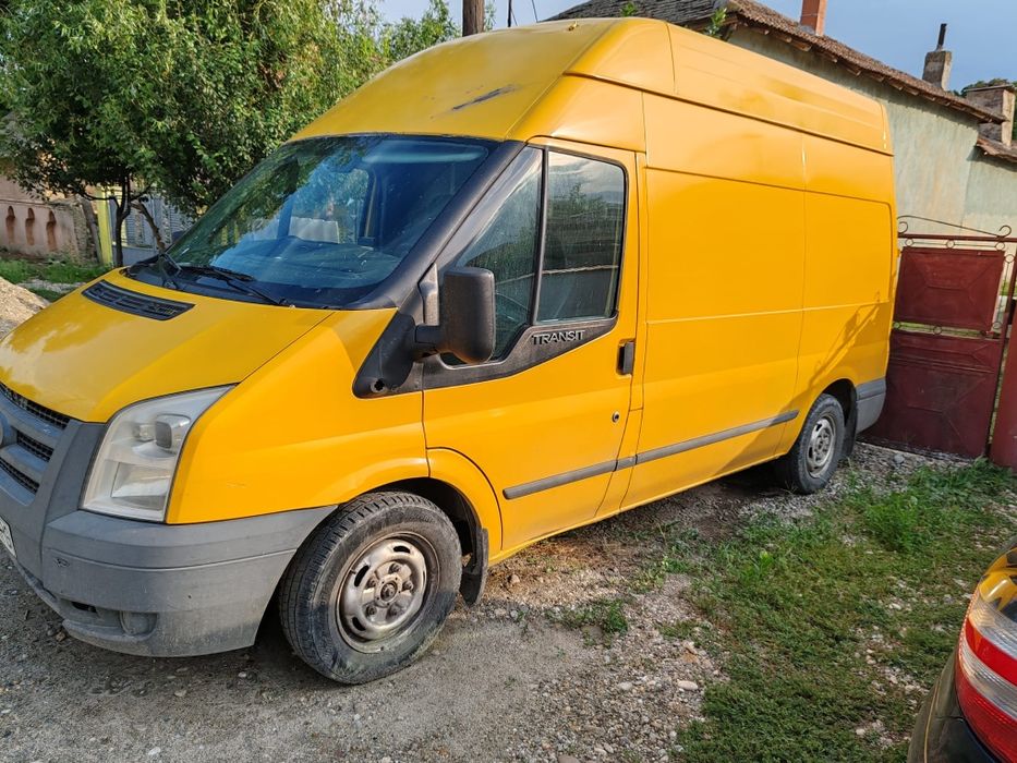 Vînd sau schimb duba. Ford