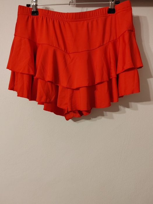 Fusta pantalon roșii