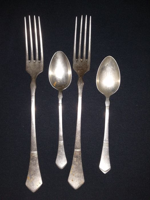 Tacâmuri vechi de colecție