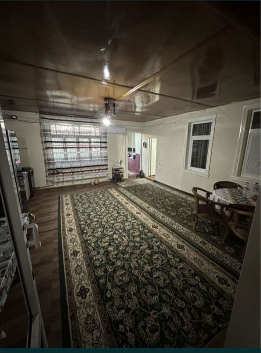 Ховли сотилади..