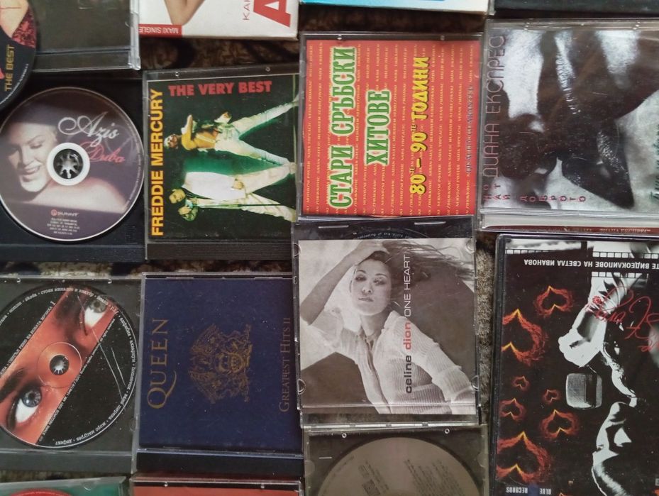 Cd с музика най-различни жанрове