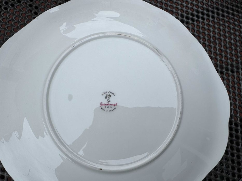 Винтидж английски порцеланов сервиз Gainsborough Bone China “Roses”