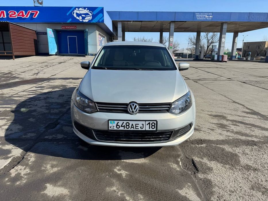 Volkswagen polo 2015 автомат