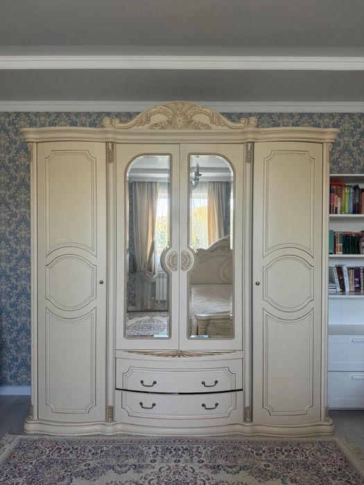 Спальный гарнитур