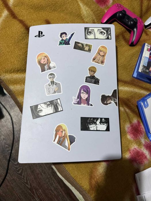 PlayStation 5, 825 GB