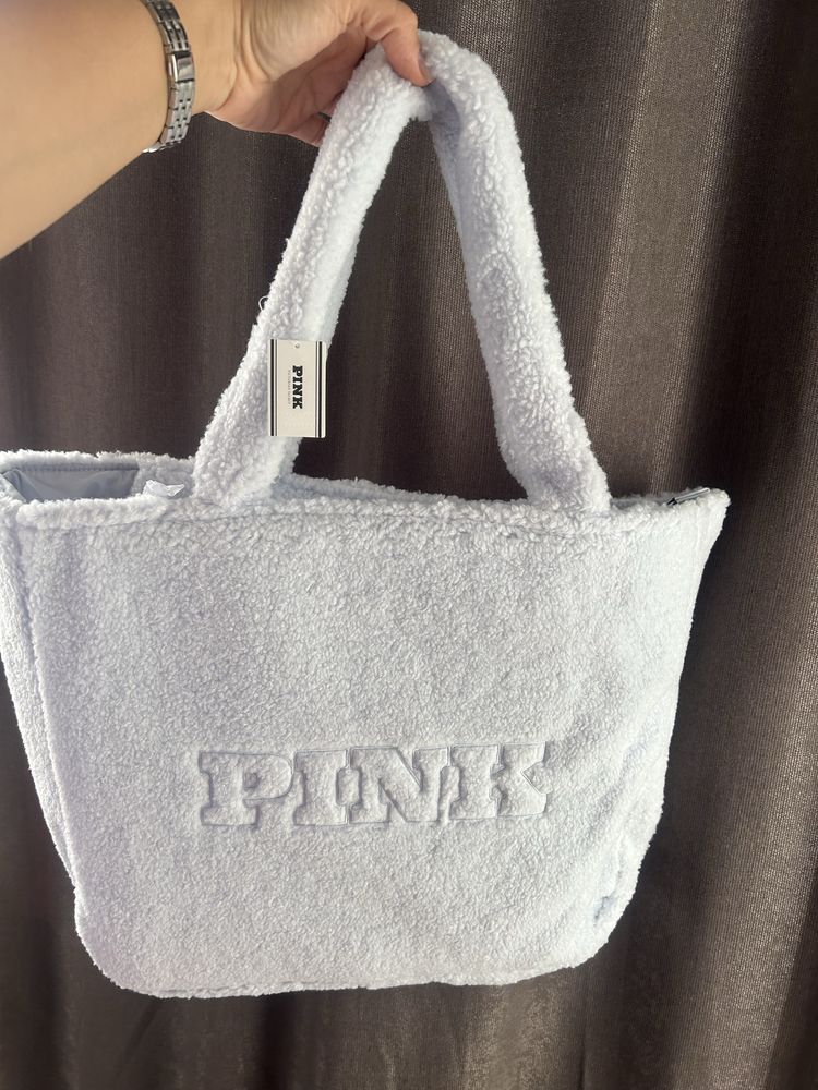 Victoria`s Secret Pink нова голяма оригинална плюшена чанта от САЩ