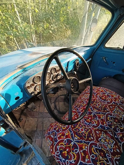 Zil Gaz 53 vadovoz moshina bez dakiment