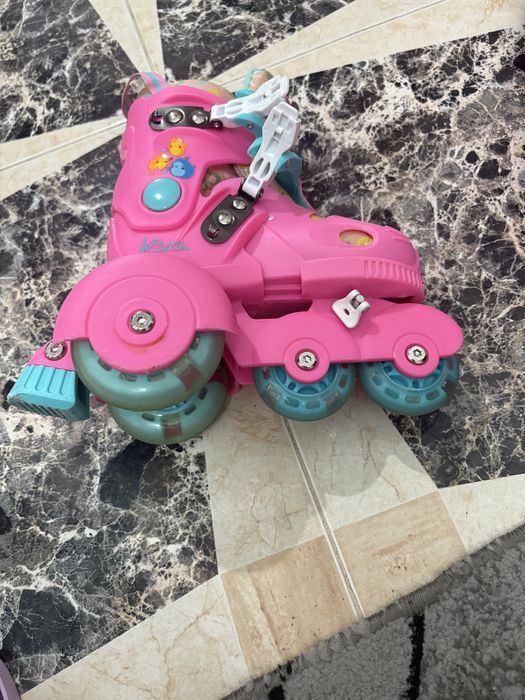 Role fetite ca noi