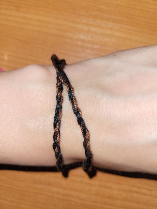 Ръчно плетени гривни