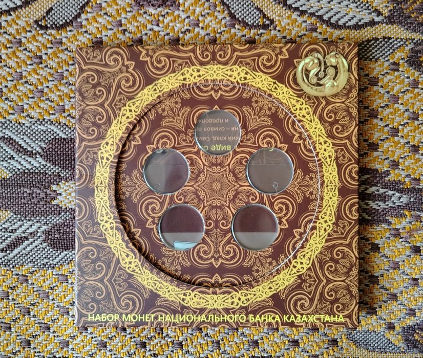 Продам альбом для монет Сакский стиль