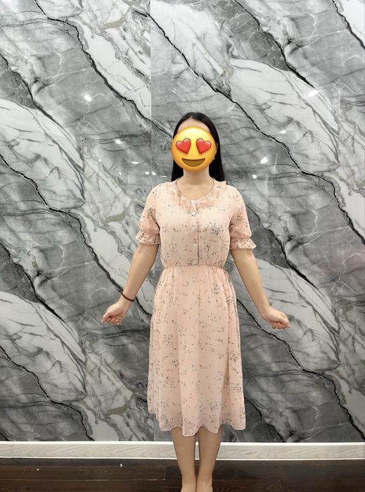 Нежное летнее платье миди в цветочный принт (персиковое/розовое)