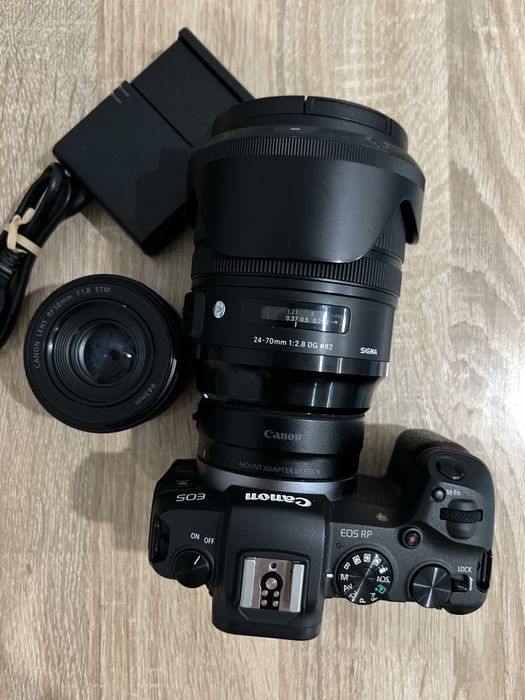 продам фотоаппарат canon rp