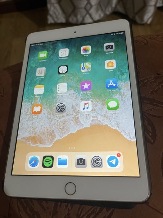 продам ipad mini 3 в отличном состоянии
