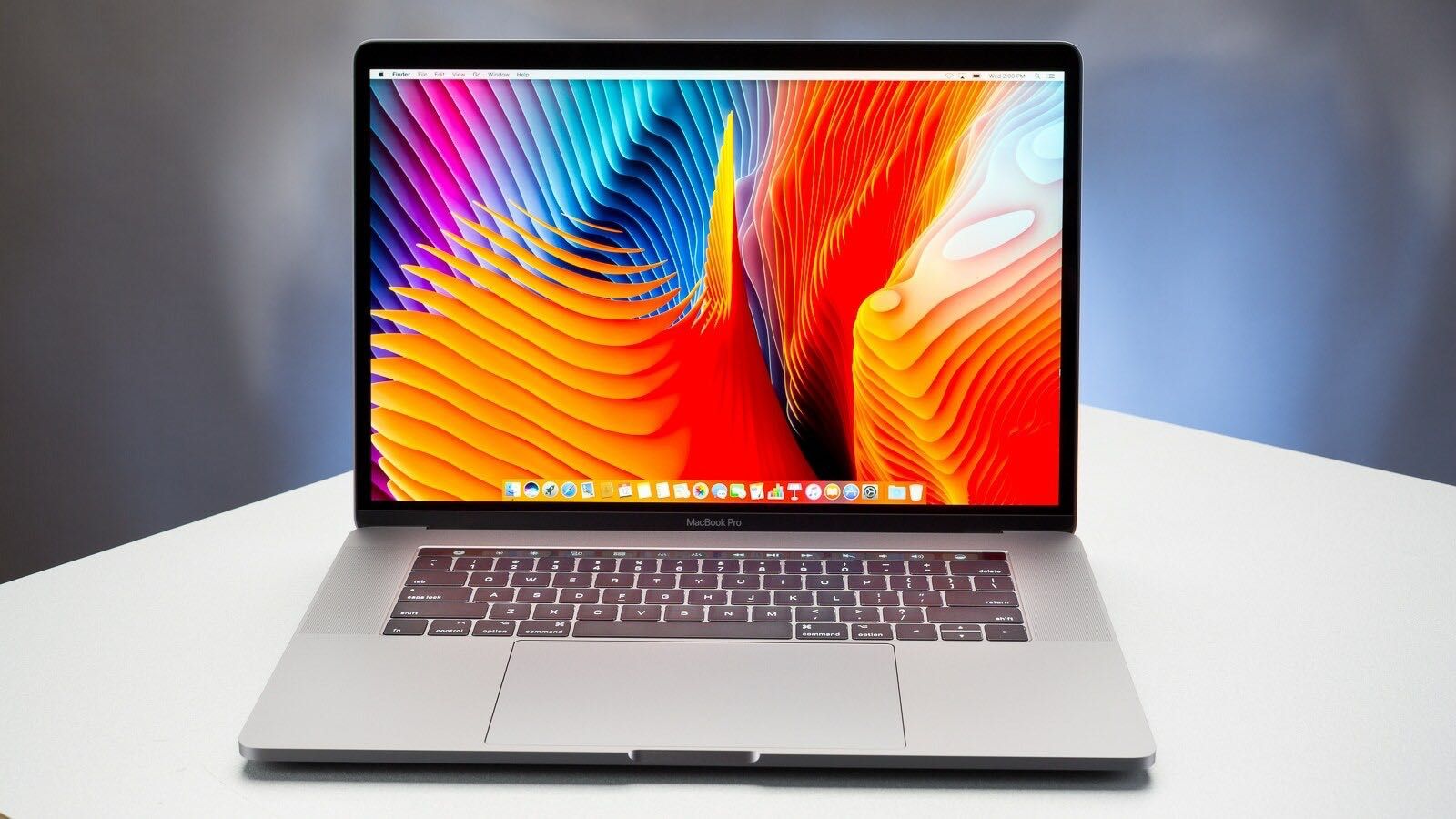 MacBook Pro 15' 2018 i9 32gb ram 1Tb SSD