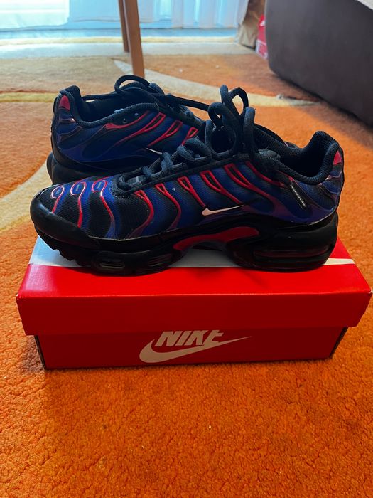 Vând sneakers : Jordan 6 ring , Nike air Max tn