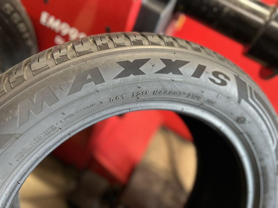 Зимни гуми 225/55 R17 Maxxis
