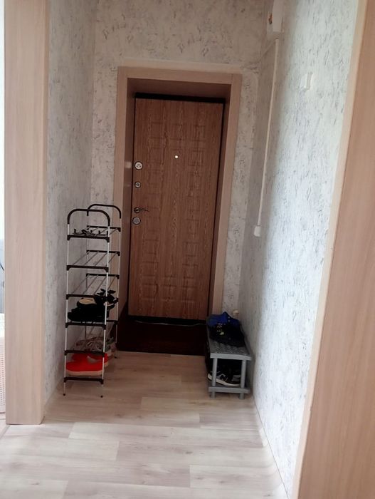 Продам квартиру на южной стороне в двух этажном доме