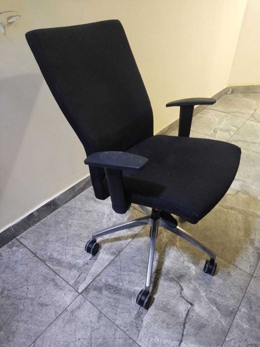 Офисное кресло продам, б/у