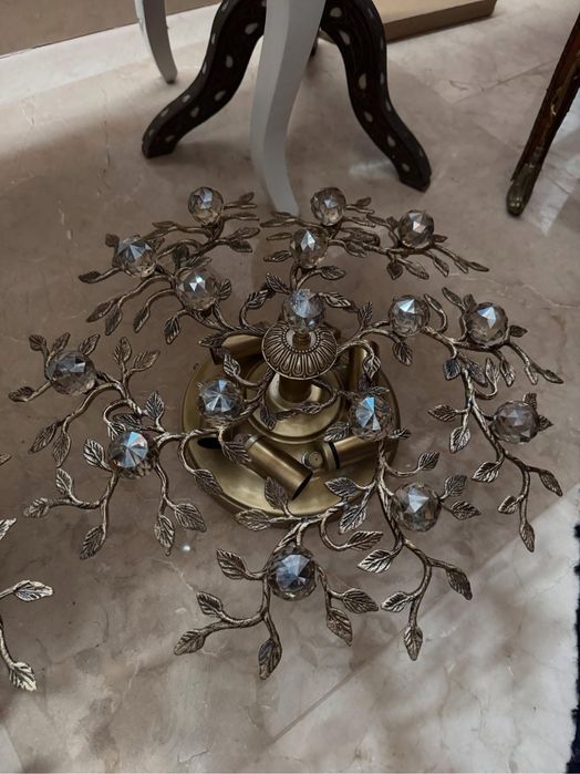 Plafoniera din bronz cu decor portelan/ cristal