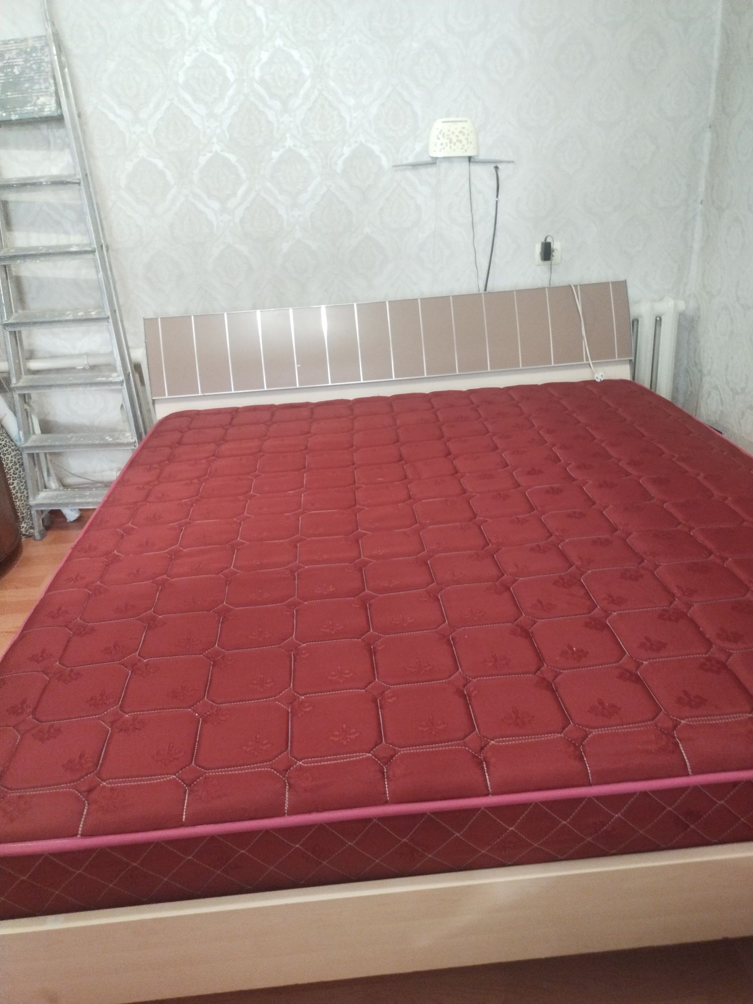 Продам двухспальной кровать