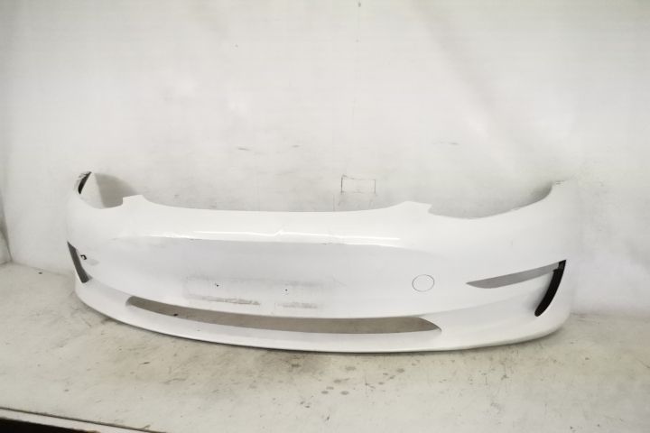 Тесла Модел Y / Tesla Model Y 1 Оригинална предна броня в добро състоя