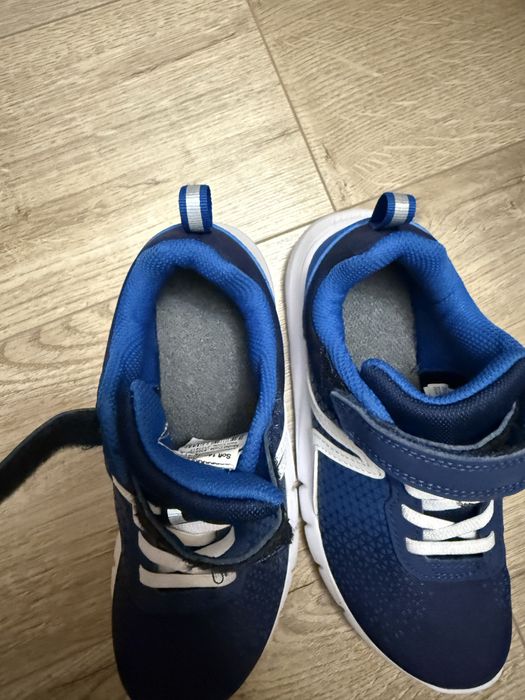 Adidasi Decathlon marimea 32