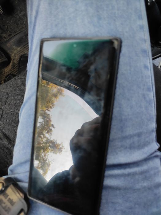 Samsung galaxiy Note 10 puls xolati yaxshi