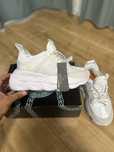 Adidasi Versace chain reaction