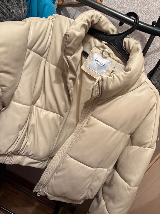 Продам куртку Defacto.