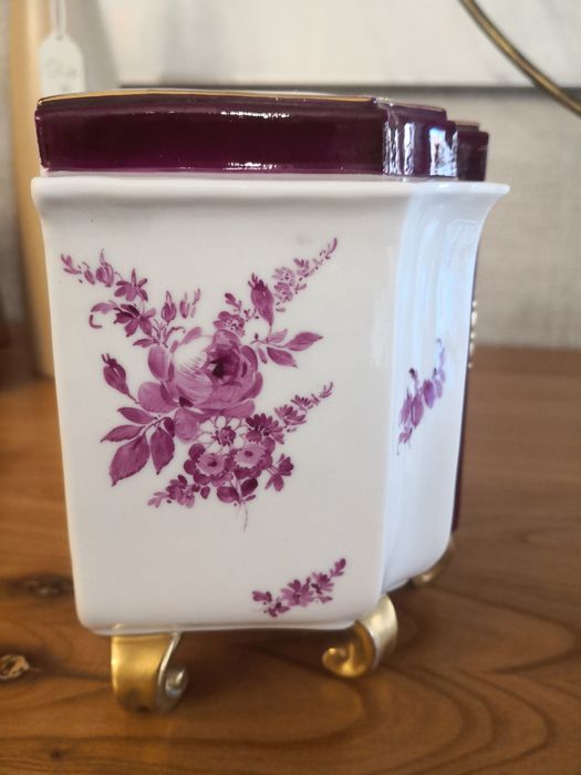 Каминен порцеланов часовник