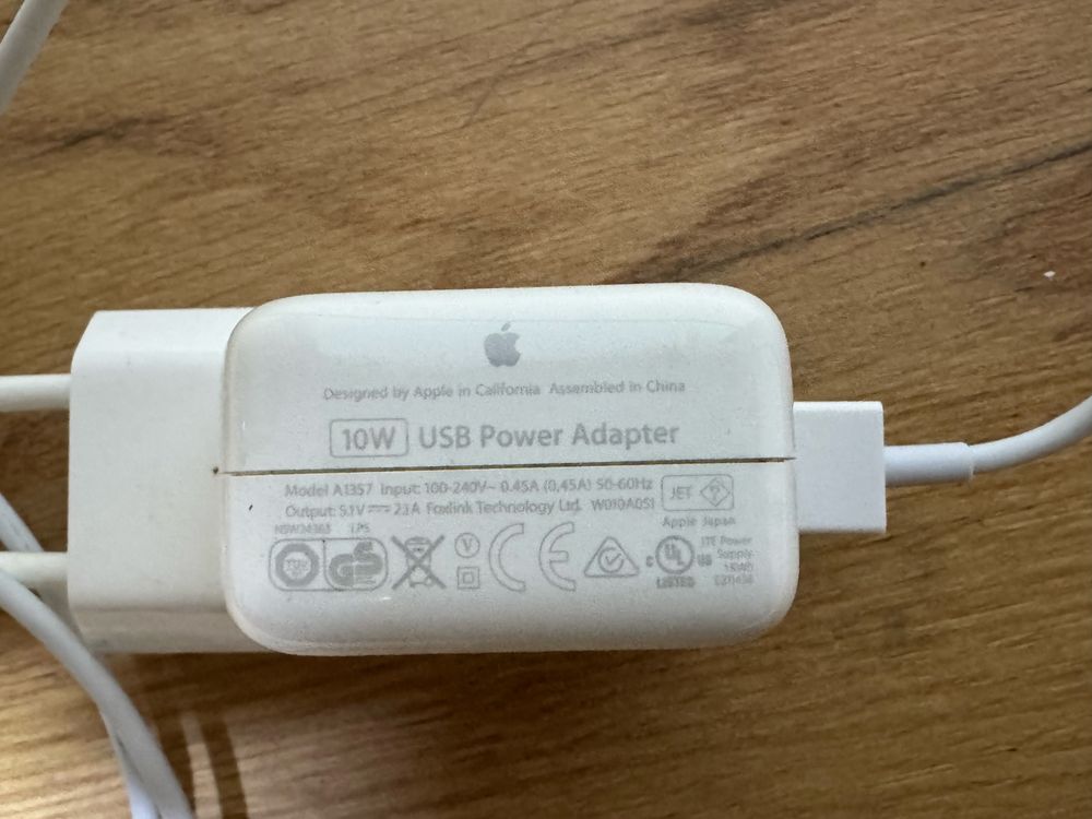 Продам зарядку Lightning USB оригинал