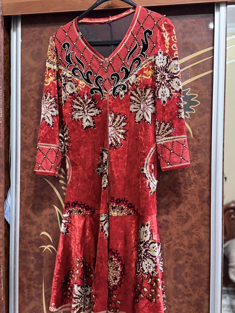 turkda 42 uzb da 50 razmerli kiyimlar sotiladi.