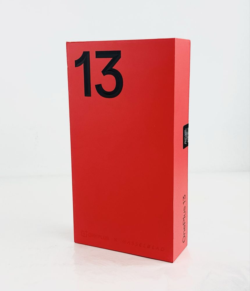 НОВ! OnePlus 13 5G 12RAM 256GB Black Eclipse Гаранция!