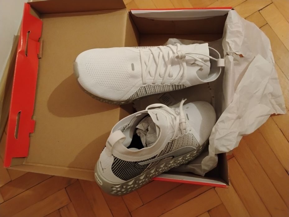 Мъжки маратонки Puma Calibrate White/Grey
195 лв