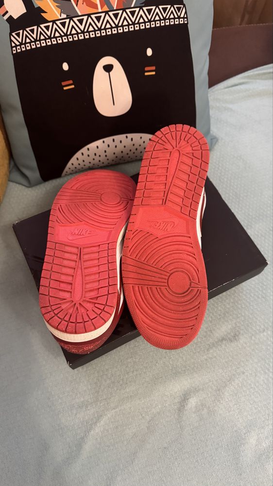 Оригинални маратонки/кецове Air Jordan 1 Low SE номер 42.5/27см