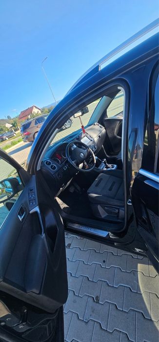 Vand vw tiguan  sau schimb cu camioneta basculabila