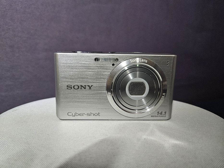 Sony Cyber-Shot цифровой фотоаппарат