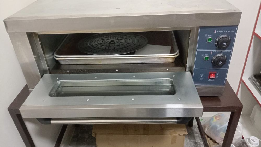 Продам электрическую духовку