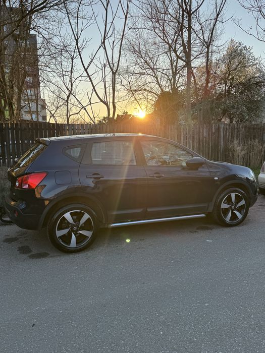 Nissan Qashqai full option