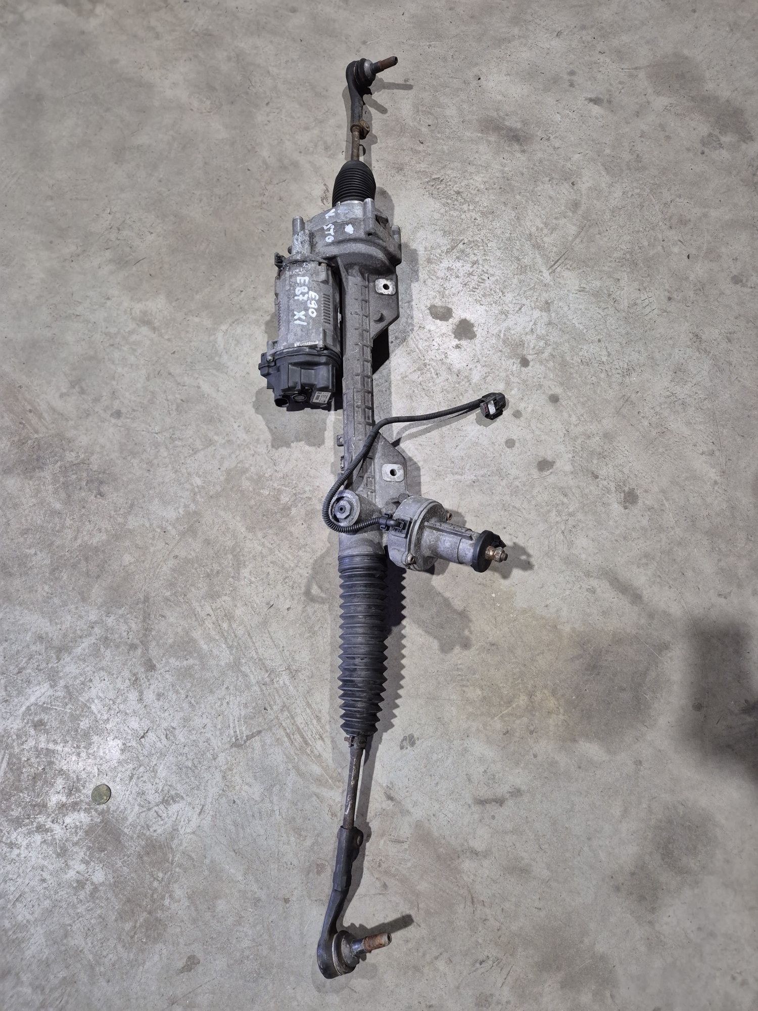 Caseta de direcție electrica bmw E90 an 2010 cod piesa 6792941.01