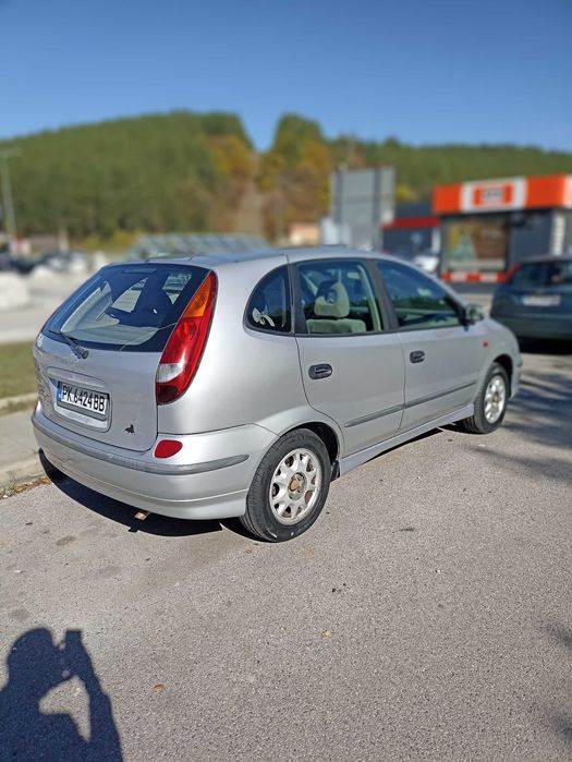 Nissan Almera Tino