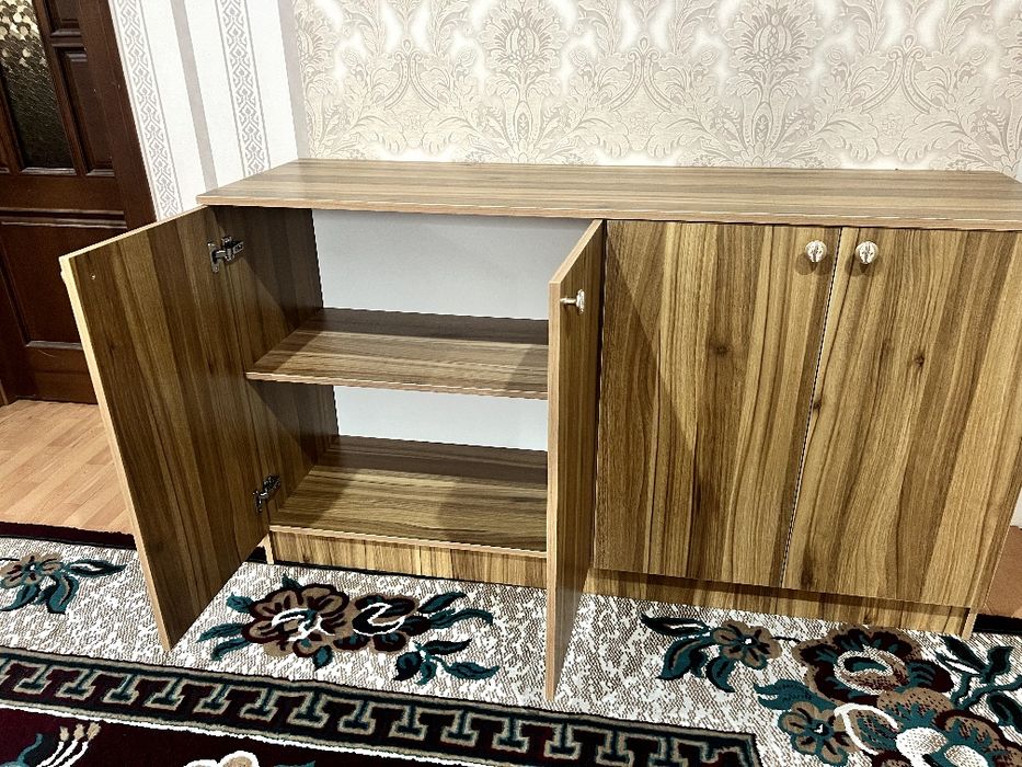 Консоль для заль