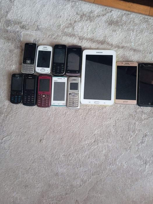 Отдам все телефоны на запчасти за фрукты,не рабочие.Район Прохладной