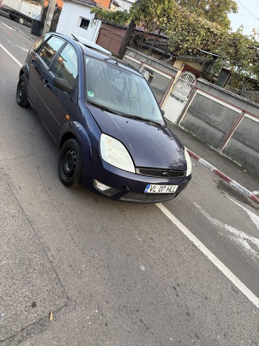 De vanzare ford fiesta 2002